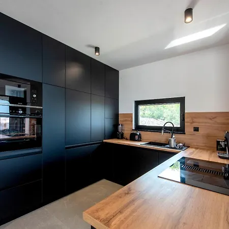 New Luxury Bogi In - By Istrabook Villa