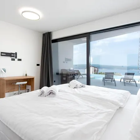 New Luxury Bogi In - By Istrabook Villa