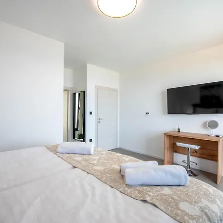 New Luxury Bogi In - By Istrabook Villa