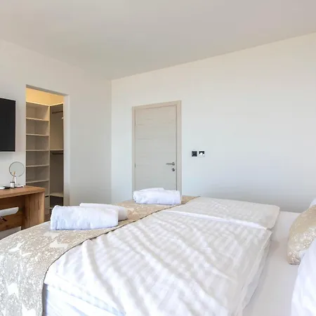 New Luxury Bogi In - By Istrabook Villa Crikvenica